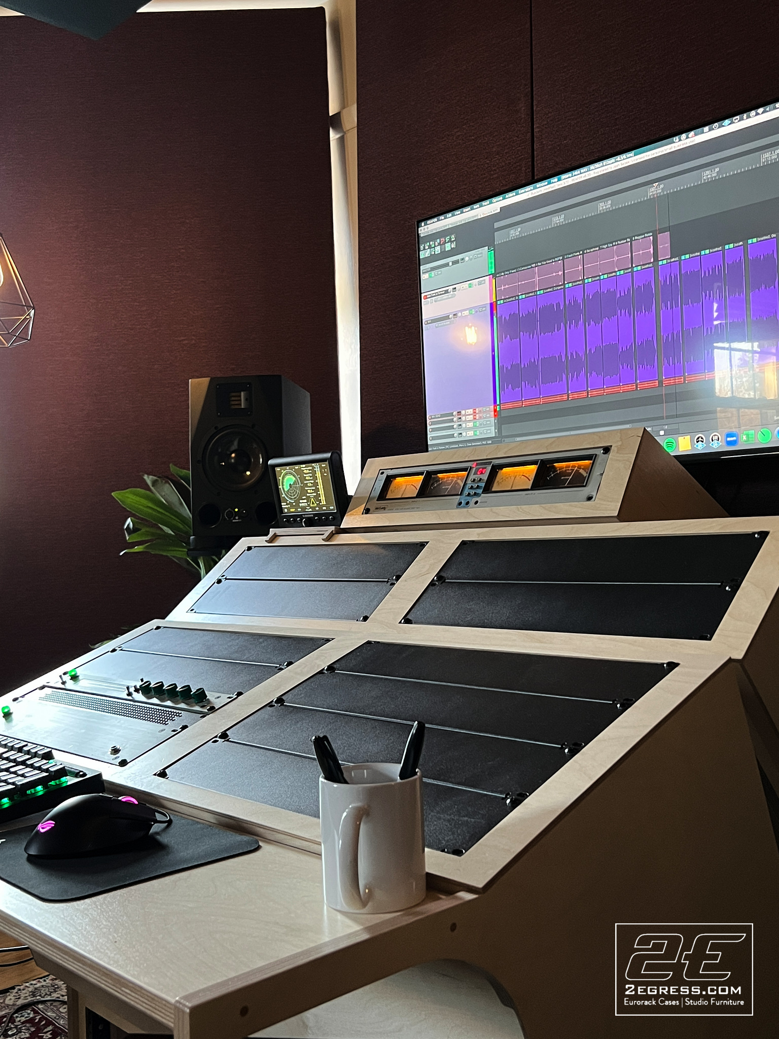 Masterimg Desk Josh Sebek 2Egress