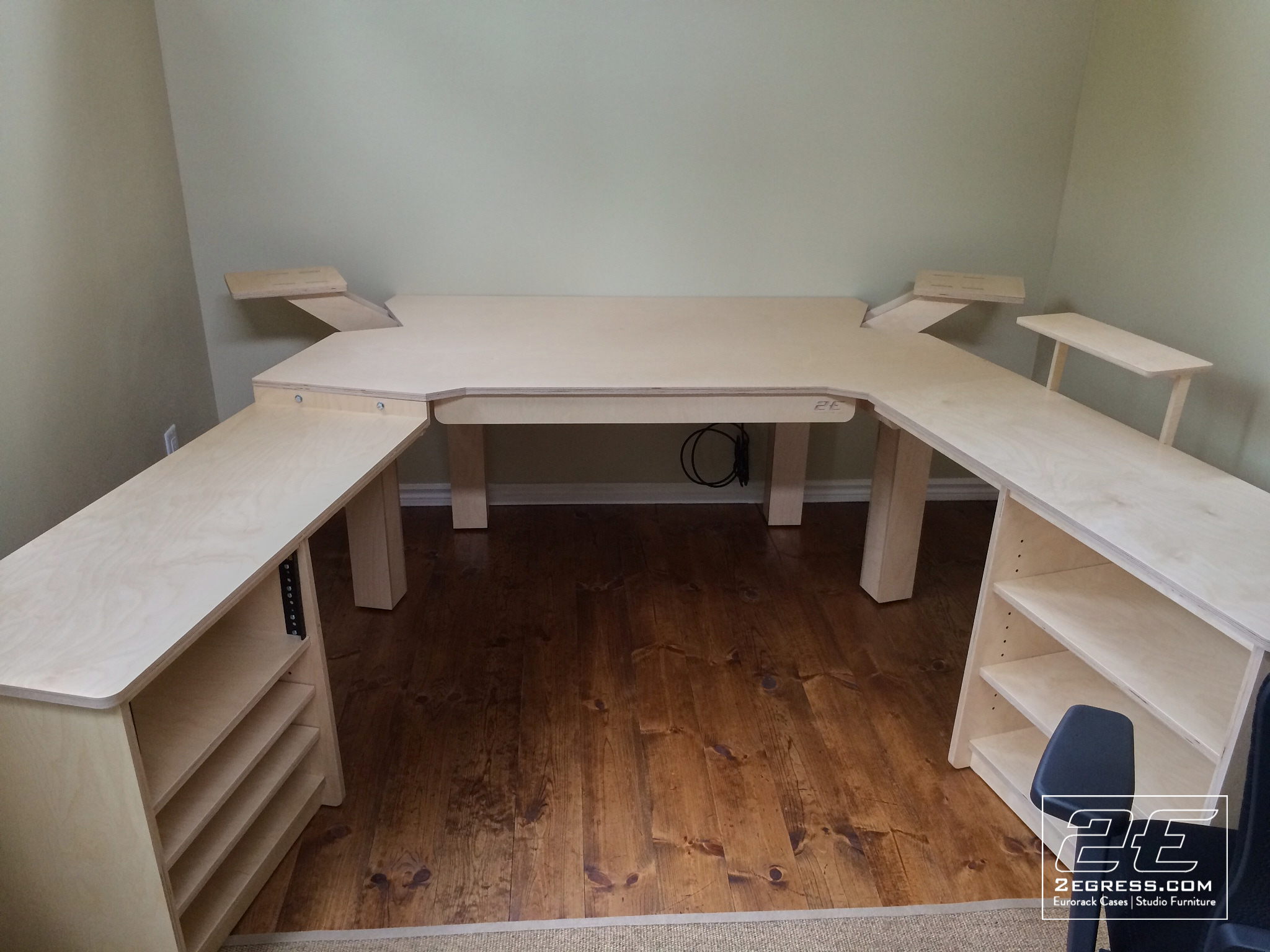 studio desk jim guthrie 2Egress
