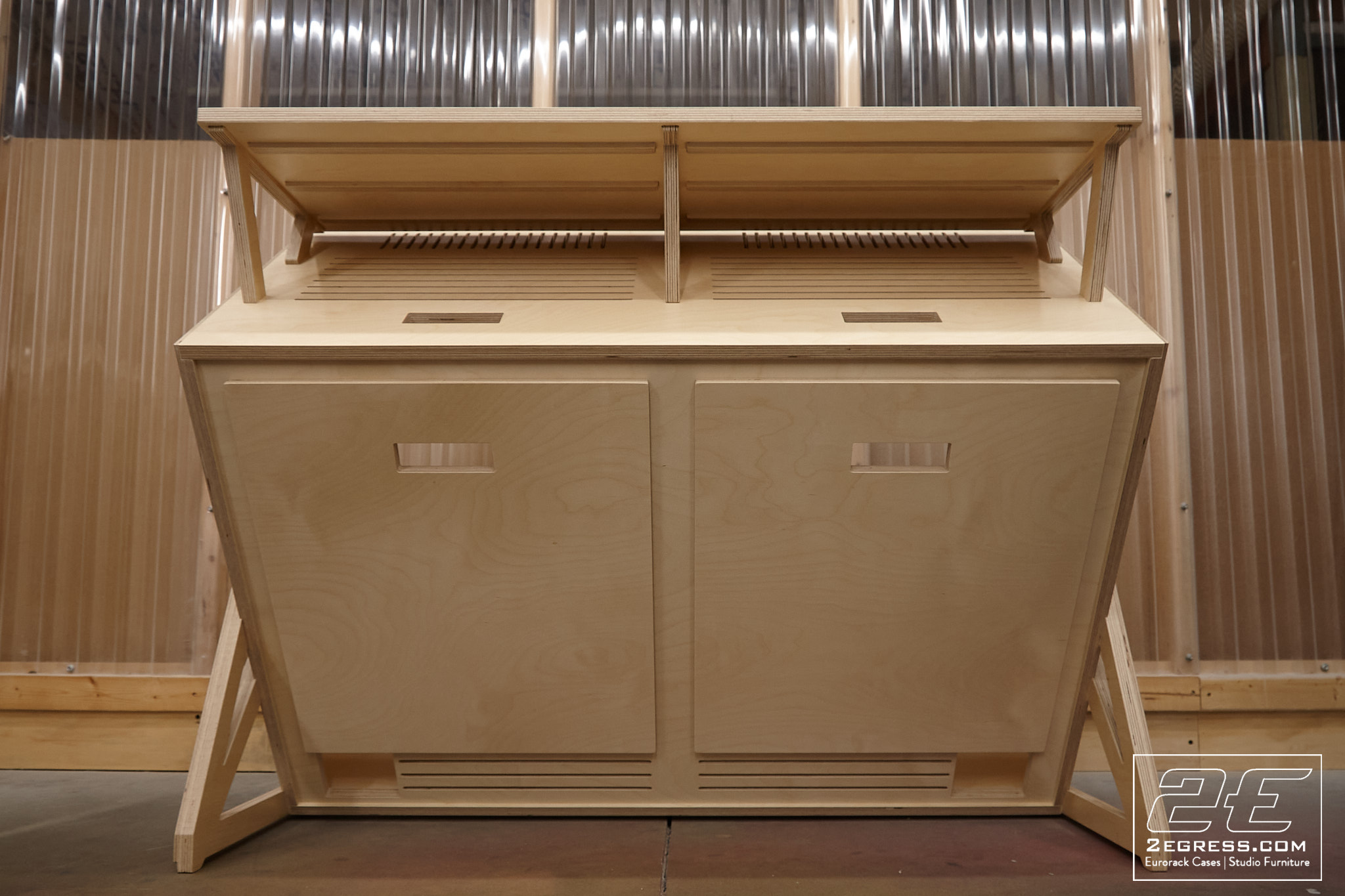 Studio Rack | Voyager II | 2Egress
